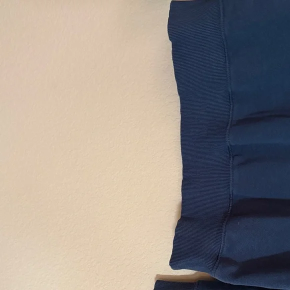 The North Face Men's Navy Crewneck with Desert Graphic - Picture 4 of 9